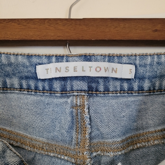 Shorts - Picture 3 of 4